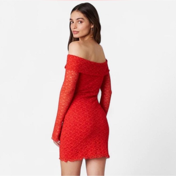 NWT COTTON CANDY LA.
Off The Shoulder Lace Mini Bodycon Dress.
Size Medium. - Picture 2 of 6